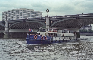 006-21 On the Thames